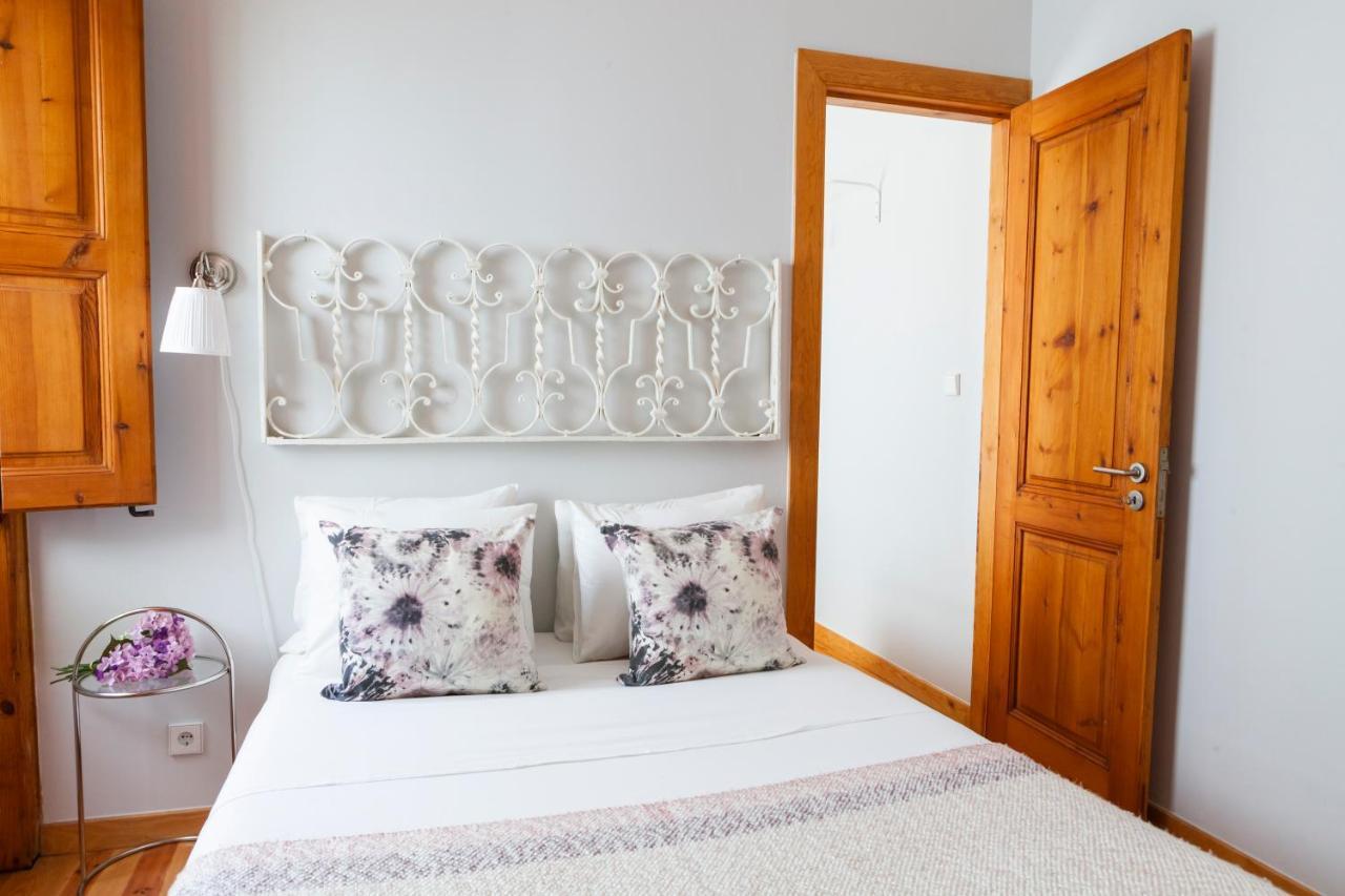 Alfama Terrace Apartment With Authentic XVIII Tiles And Historic Notes 3 Bedrooms & 2 Bathrooms Ac Lisboa Ngoại thất bức ảnh