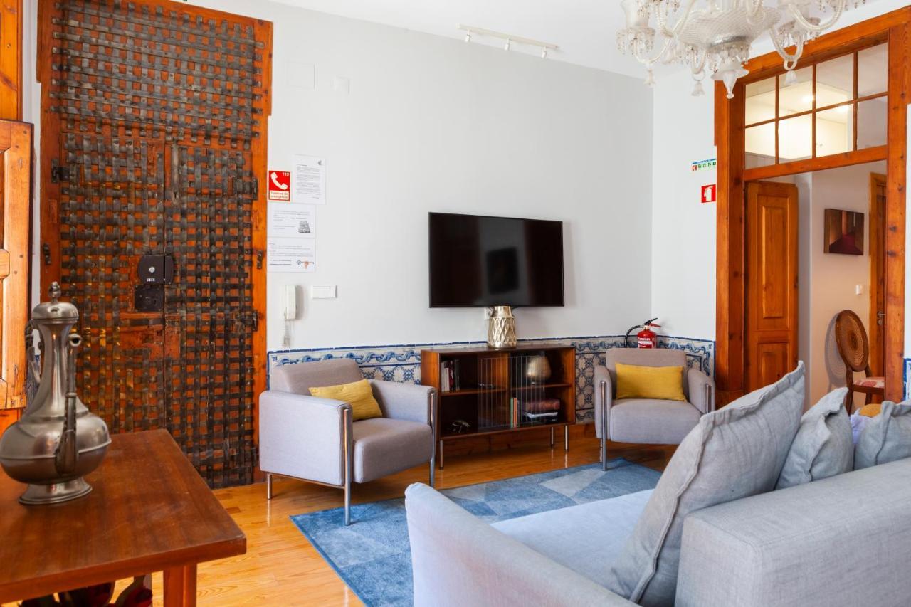 Alfama Terrace Apartment With Authentic XVIII Tiles And Historic Notes 3 Bedrooms & 2 Bathrooms Ac Lisboa Ngoại thất bức ảnh