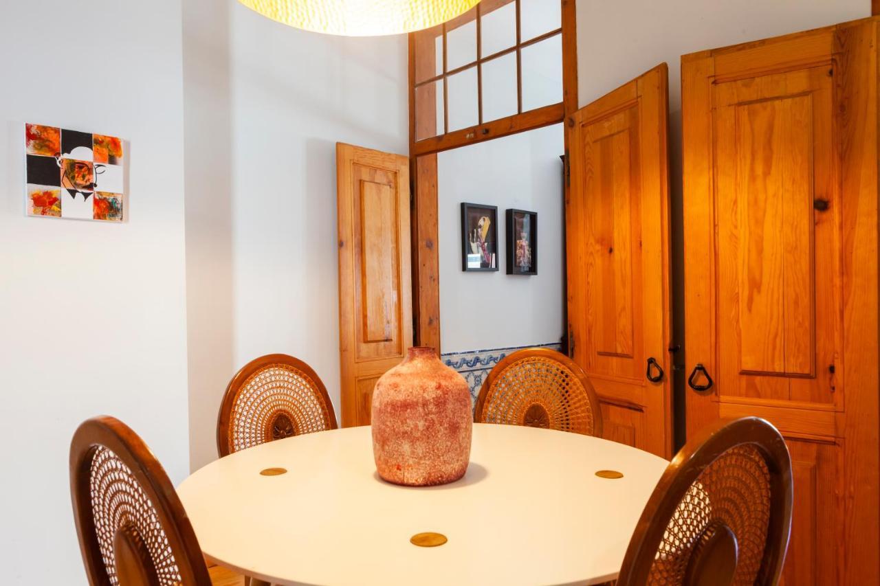 Alfama Terrace Apartment With Authentic XVIII Tiles And Historic Notes 3 Bedrooms & 2 Bathrooms Ac Lisboa Ngoại thất bức ảnh